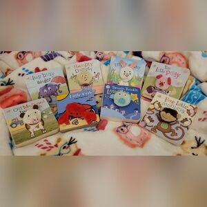 Little Learners Finger Pupper Books, LOT of 8
